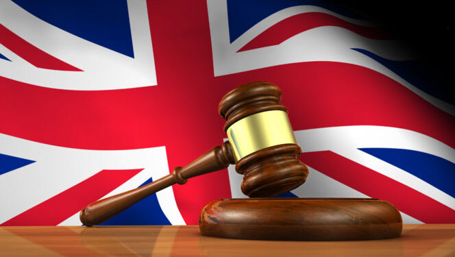 اتهام طبيب بريطاني سابق بالاعتداء جنسيًا على 38 من مريضًا بينهم طفل