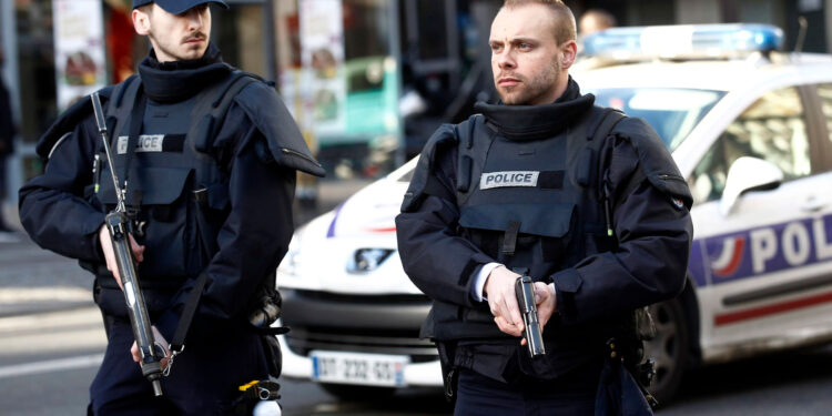 بتهم جسيمة… فرنسا توقف عضواً سابقاً في جهاز المخابرات السورية