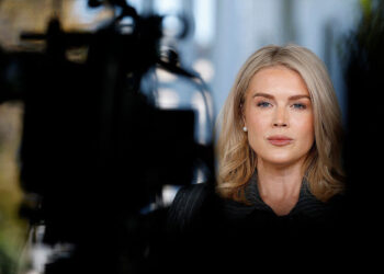 ترامب يتغزل بشفتي المتحدثة باسم البيت الأبيض (فيديو)