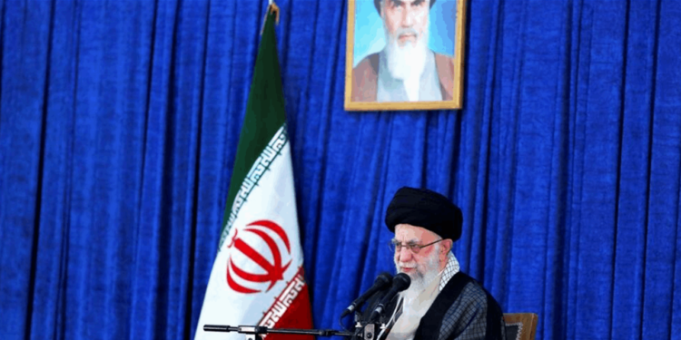 لإسقاط النظام الإسلامي في إيران.. تقرير لـ”The Spectator”: هذا ما على ترامب فعله