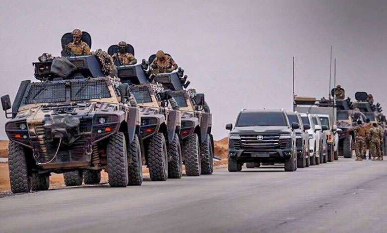 قائد “قسد” يتحدث عن توزيع 3 ألوية عسكرية في إطار الاتفاق مع دمشق وبقاء المدنيين في وظائفهم