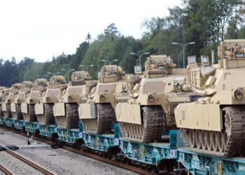 أميركا تنقل دباباتها إلى الشرق الأوسط… ما الذي تُحضّره؟